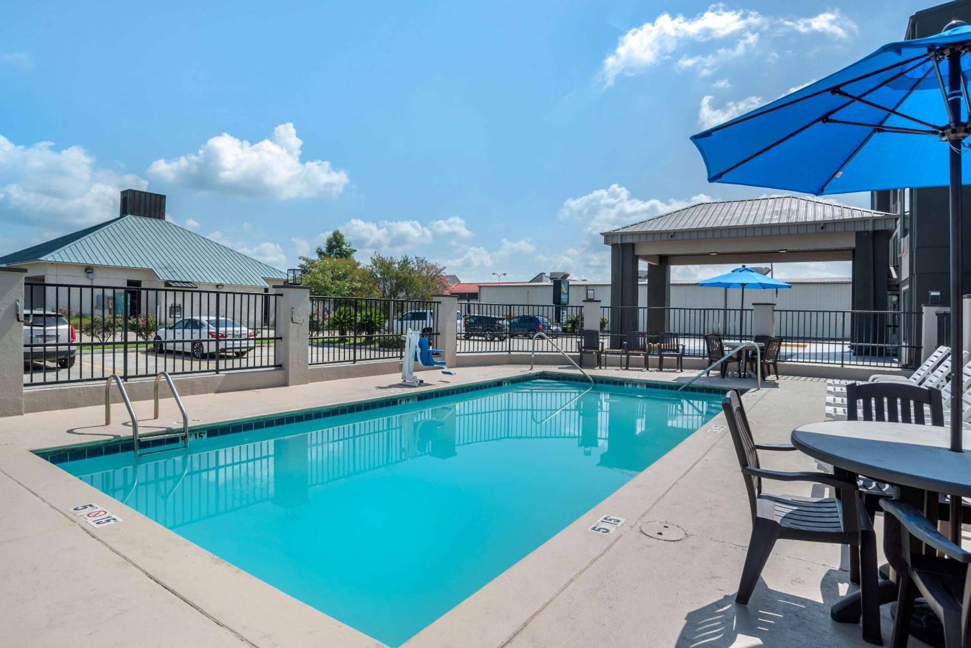 Quality Suites Baton Rouge East - Denham Springs Esterno foto